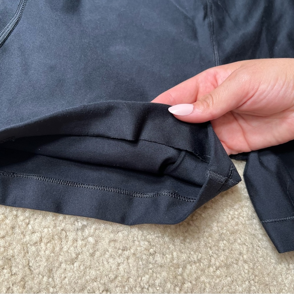 Under Armour Compression Shorts - Picture 6 of 6